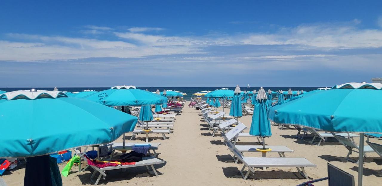 Hotel Italy Misano Adriatico Eksteriør billede