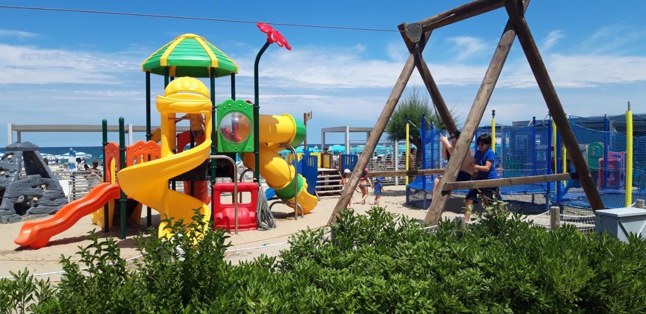 Hotel Italy Misano Adriatico Eksteriør billede