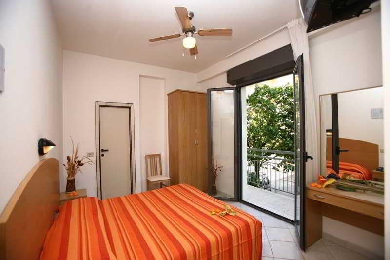 Hotel Italy Misano Adriatico Eksteriør billede