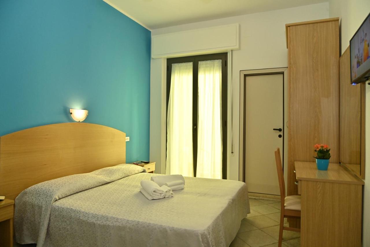 Hotel Italy Misano Adriatico Eksteriør billede