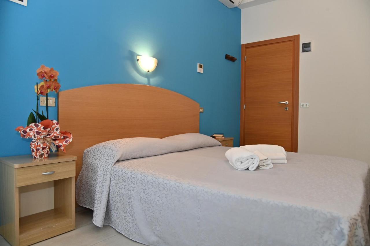 Hotel Italy Misano Adriatico Eksteriør billede