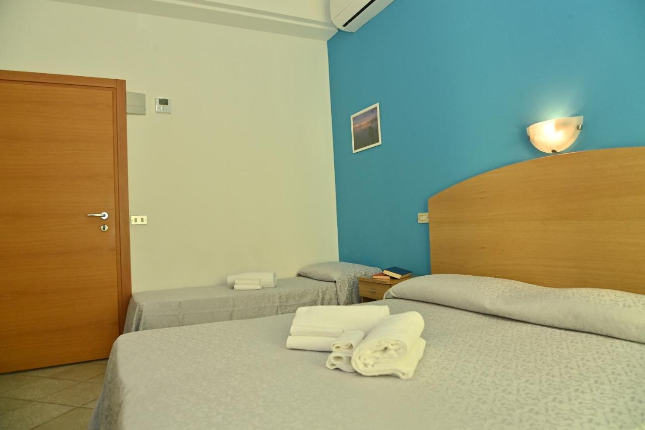 Hotel Italy Misano Adriatico Eksteriør billede