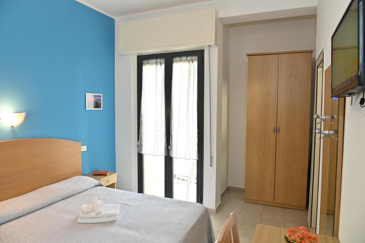 Hotel Italy Misano Adriatico Eksteriør billede